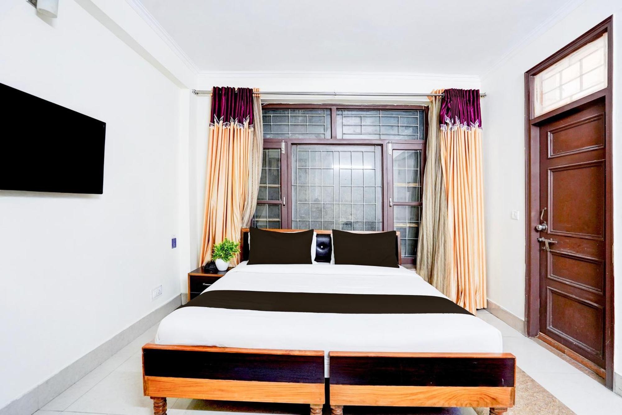 Super Townhouse Mall Road Near Library Chowk Mussoorie Exterior photo